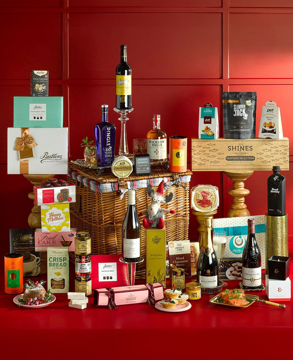 Magical Christmas Gift Basket<br/>(Corporate Gifts) Magical Christmas Gift Basket<br/>(Corporate Gifts)